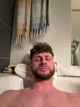 Snapshot of michifolli92 chatting on March 2025 02:33:02 PM michifolli92 online show from March 2025 02:33:02 PM