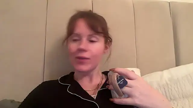 Snapshot of redheadrosie69 chatting on October 2025 06:54:01 PM redheadrosie69 online show from October 2025 06:54:01 PM