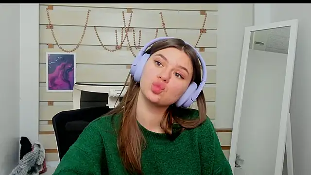 Snapshot of Josephine_Kiss chatting on February 2025 10:24:01 PM Josephine Kiss online show from February 2025 10:24:01 PM