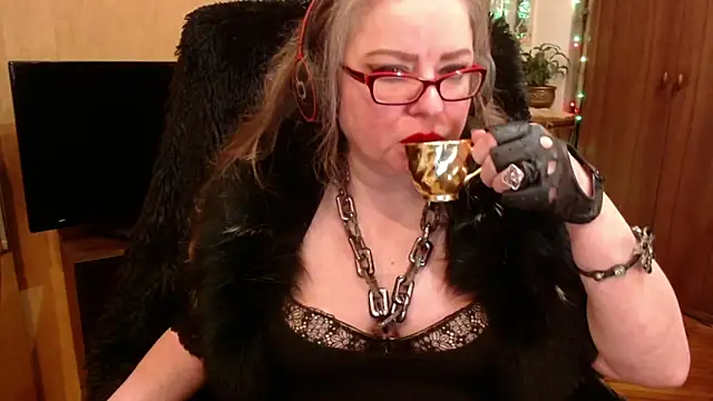 Miss Tress online show from December 2024 06:31:02 PM