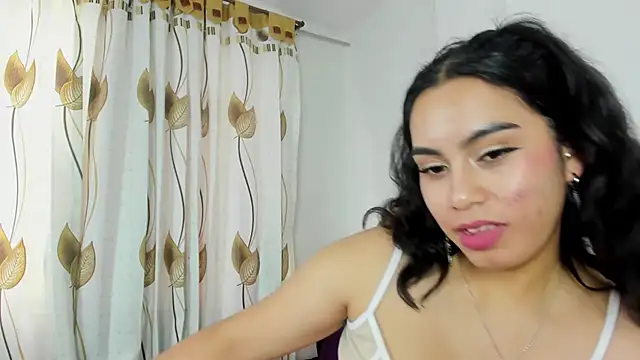 Snapshot of iris_mandarine chatting on March 2025 04:45:01 PM iris mandarine online show from March 2025 04:45:01 PM