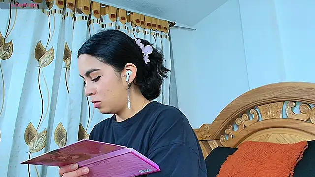Snapshot of iris_mandarine chatting on September 2025 10:05:01 AM iris mandarine online show from September 2025 10:05:01 AM
