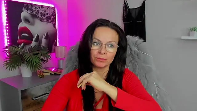 Snapshot of HelenLuxx chatting on February 2025 01:30:02 PM HelenLuxx online show from February 2025 01:30:02 PM