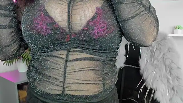 Snapshot of HelenLuxx chatting on February 2025 09:42:01 AM HelenLuxx online show from February 2025 09:42:01 AM