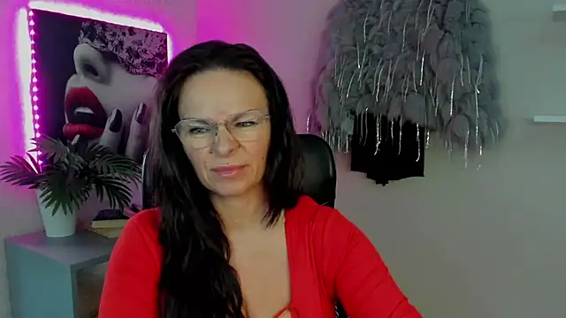 Snapshot of HelenLuxx chatting on March 2025 01:34:02 PM HelenLuxx online show from March 2025 01:34:02 PM