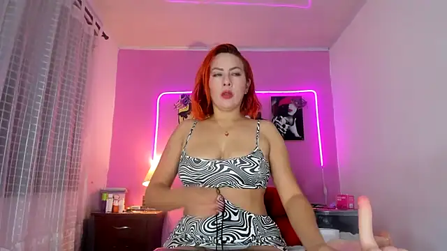 Niki Fox111 online show from March 2025 01:01:01 PM