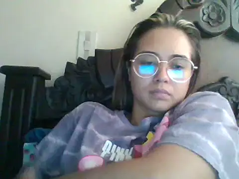 trianabell online show from December 2024 06:49:02 PM
