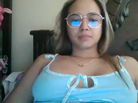 trianabell online show from December 2024 05:55:01 PM
