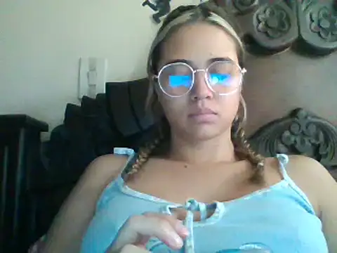 trianabell online show from December 2024 02:50:02 PM