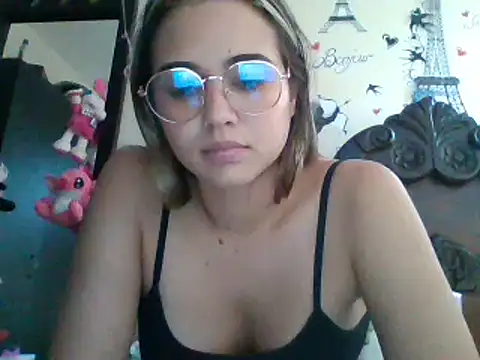 trianabell online show from January 2025 07:54:01 PM
