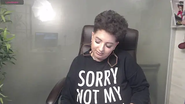 Snapshot of BustyAllyy chatting on January 2025 12:24:01 AM BustyAllyy online show from January 2025 12:24:01 AM