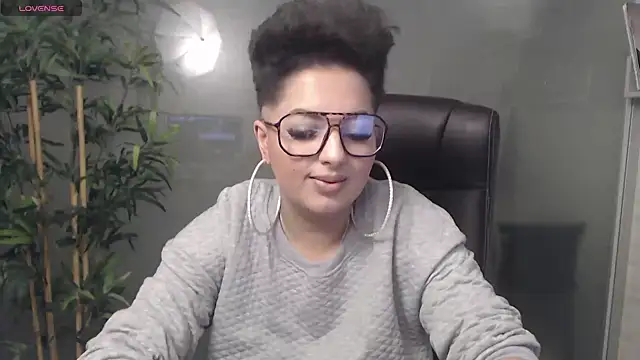 Snapshot of BustyAllyy chatting on January 2025 07:53:01 PM BustyAllyy online show from January 2025 07:53:01 PM