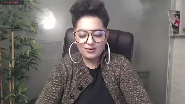 Snapshot of BustyAllyy chatting on January 2025 09:20:01 PM BustyAllyy online show from January 2025 09:20:01 PM