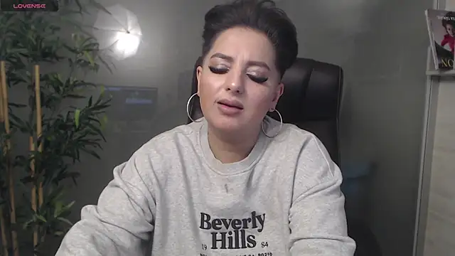 Snapshot of BustyAllyy chatting on January 2025 11:51:01 PM BustyAllyy online show from January 2025 11:51:01 PM