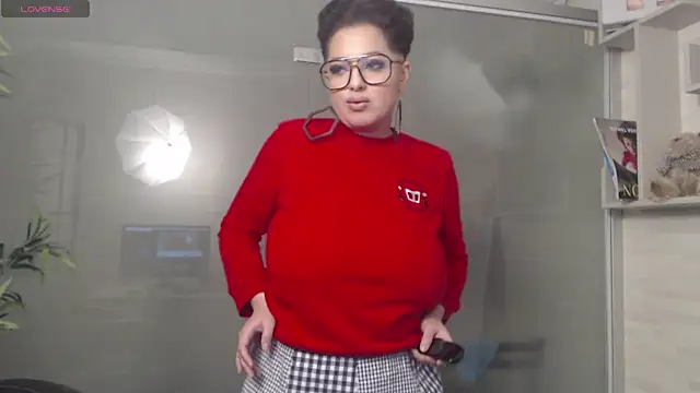 Snapshot of BustyAllyy chatting on January 2025 01:19:01 AM BustyAllyy online show from January 2025 01:19:01 AM