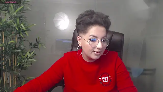 Snapshot of BustyAllyy chatting on January 2025 09:13:01 PM BustyAllyy online show from January 2025 09:13:01 PM