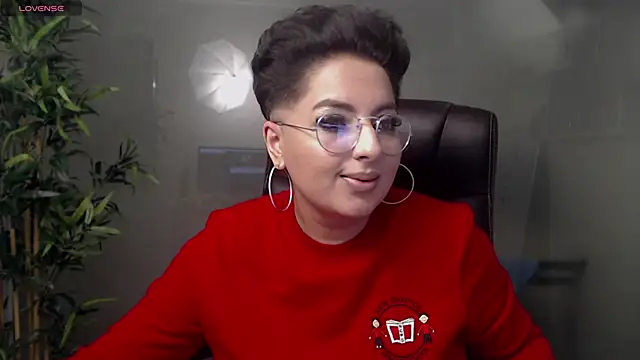 Snapshot of BustyAllyy chatting on January 2025 12:28:01 AM BustyAllyy online show from January 2025 12:28:01 AM