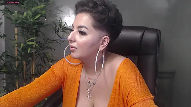 Snapshot of BustyAllyy chatting on January 2025 01:50:01 AM BustyAllyy online show from January 2025 01:50:01 AM