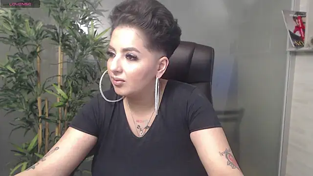 Snapshot of BustyAllyy chatting on January 2025 11:53:02 PM BustyAllyy online show from January 2025 11:53:02 PM