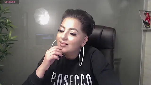 Snapshot of BustyAllyy chatting on January 2025 01:03:01 AM BustyAllyy online show from January 2025 01:03:01 AM