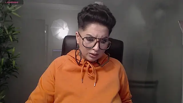 Snapshot of BustyAllyy chatting on January 2025 10:13:02 PM BustyAllyy online show from January 2025 10:13:02 PM