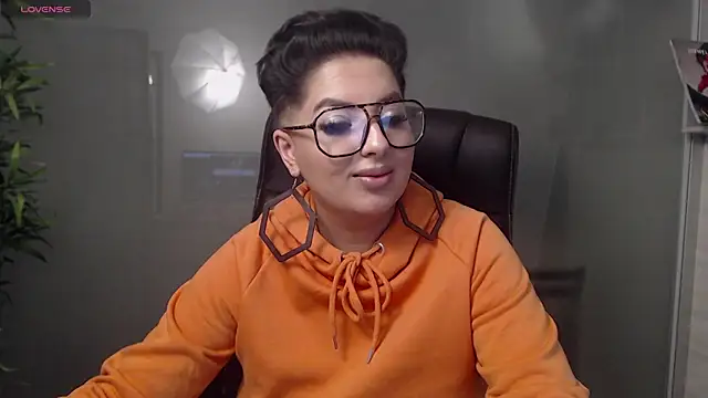 Snapshot of BustyAllyy chatting on January 2025 01:16:01 AM BustyAllyy online show from January 2025 01:16:01 AM