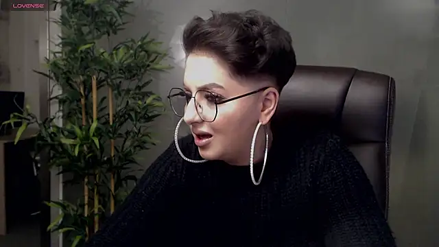 Snapshot of BustyAllyy chatting on February 2025 12:30:01 AM BustyAllyy online show from February 2025 12:30:01 AM