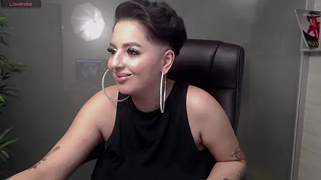 Snapshot of BustyAllyy chatting on February 2025 01:05:02 AM BustyAllyy online show from February 2025 01:05:02 AM