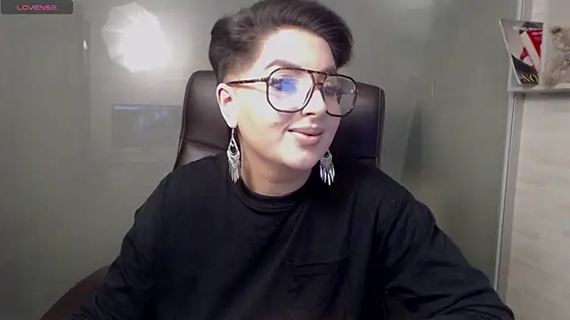 Snapshot of BustyAllyy chatting on February 2025 11:24:01 PM BustyAllyy online show from February 2025 11:24:01 PM