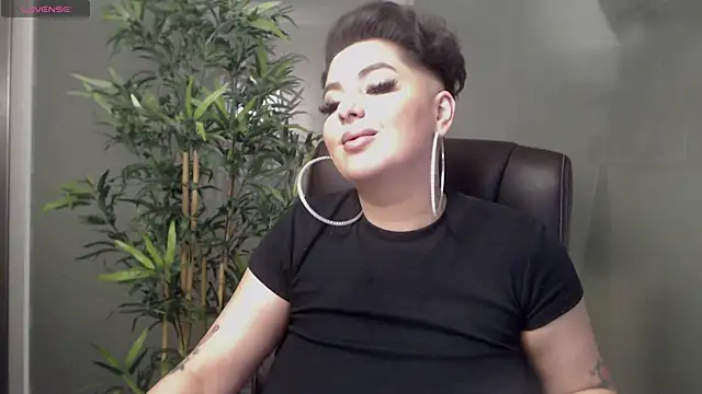 Snapshot of BustyAllyy chatting on February 2025 12:24:01 AM BustyAllyy online show from February 2025 12:24:01 AM