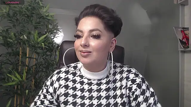 Snapshot of BustyAllyy chatting on February 2025 10:54:01 PM BustyAllyy online show from February 2025 10:54:01 PM