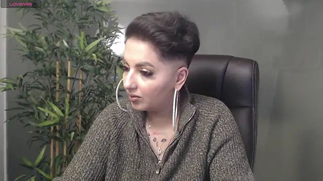 Snapshot of BustyAllyy chatting on February 2025 01:56:01 AM BustyAllyy online show from February 2025 01:56:01 AM