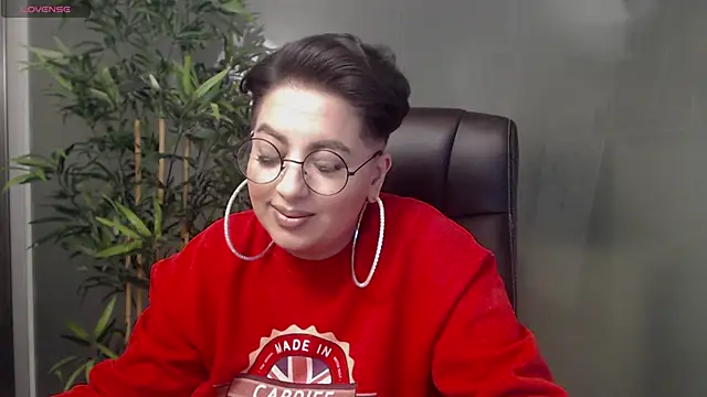 Snapshot of BustyAllyy chatting on February 2025 01:53:01 AM BustyAllyy online show from February 2025 01:53:01 AM