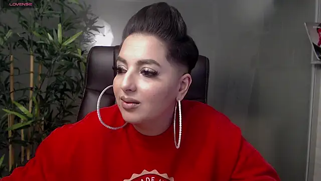 Snapshot of BustyAllyy chatting on February 2025 11:53:02 PM BustyAllyy online show from February 2025 11:53:02 PM