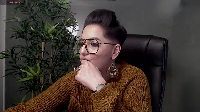 Snapshot of BustyAllyy chatting on February 2025 12:30:01 AM BustyAllyy online show from February 2025 12:30:01 AM