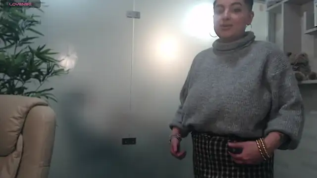 Snapshot of BustyAllyy chatting on March 2025 09:54:02 PM BustyAllyy online show from March 2025 09:54:02 PM