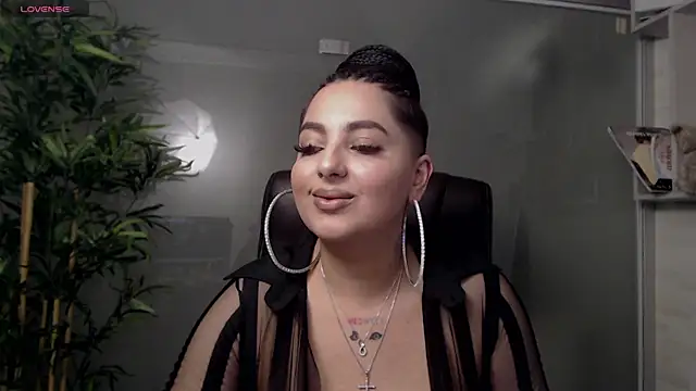 Snapshot of BustyAllyy chatting on March 2025 08:42:02 PM BustyAllyy online show from March 2025 08:42:02 PM