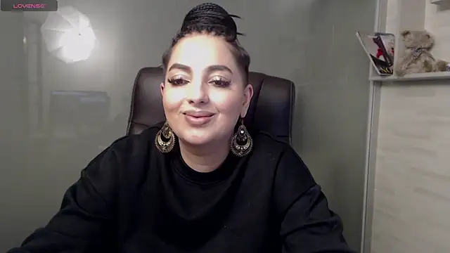 Snapshot of BustyAllyy chatting on March 2025 02:45:01 AM BustyAllyy online show from March 2025 02:45:01 AM