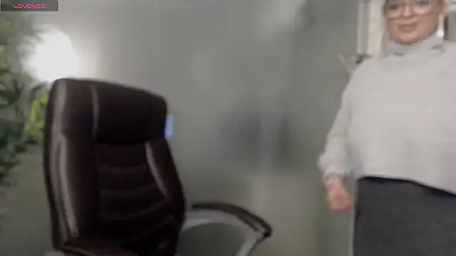 Snapshot of BustyAllyy chatting on March 2025 09:35:01 PM BustyAllyy online show from March 2025 09:35:01 PM