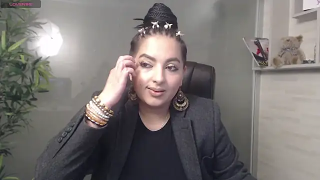 Snapshot of BustyAllyy chatting on March 2025 08:00:01 PM BustyAllyy online show from March 2025 08:00:01 PM