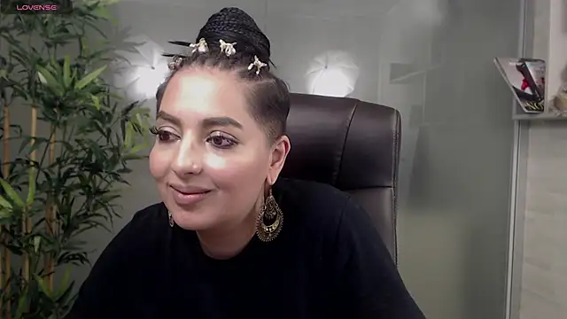 Snapshot of BustyAllyy chatting on March 2025 02:08:01 AM BustyAllyy online show from March 2025 02:08:01 AM