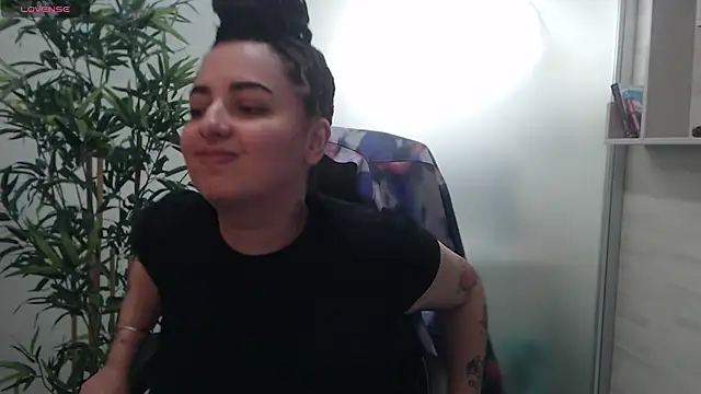 Snapshot of BustyAllyy chatting on September 2025 03:28:02 PM BustyAllyy online show from September 2025 03:28:02 PM