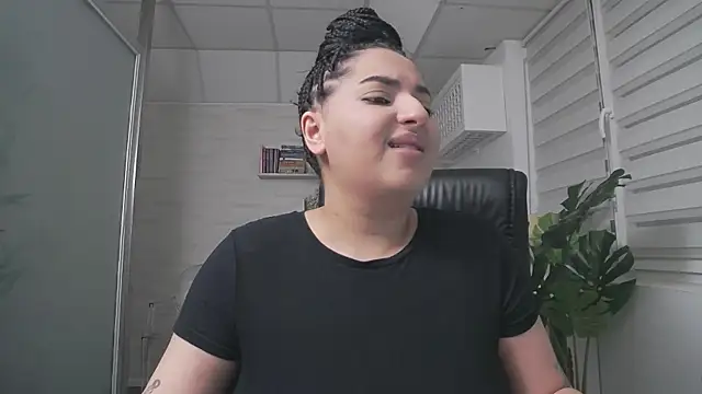 Snapshot of BustyAllyy chatting on October 2025 04:16:01 PM BustyAllyy online show from October 2025 04:16:01 PM