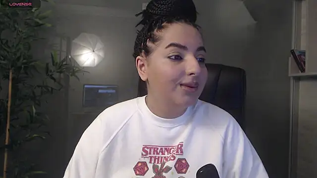 Snapshot of BustyAllyy chatting on October 2025 01:09:01 PM BustyAllyy online show from October 2025 01:09:01 PM