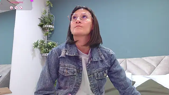 SharisWillian online show from January 2025 04:12:01 AM