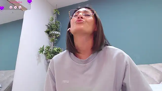 SharisWillian online show from January 2025 06:45:02 AM