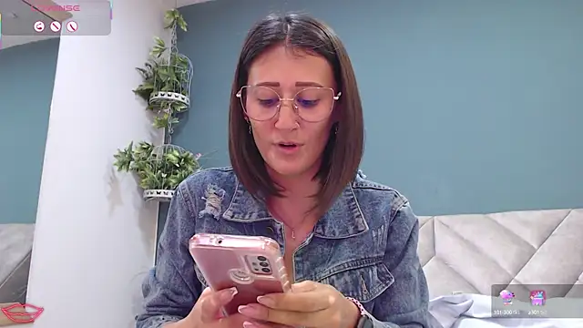 SharisWillian online show from January 2025 01:40:01 PM