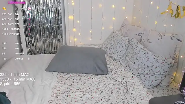 Snapshot of HANNA_MONTANAS chatting on March 2025 08:18:02 PM HANNA MONTANAS online show from March 2025 08:18:02 PM