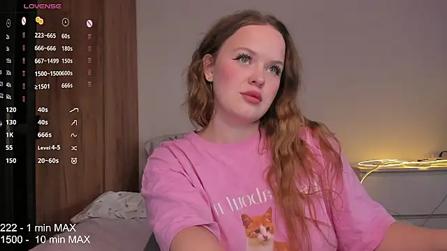 Snapshot of HANNA_MONTANAS chatting on October 2025 01:30:01 PM HANNA MONTANAS online show from October 2025 01:30:01 PM