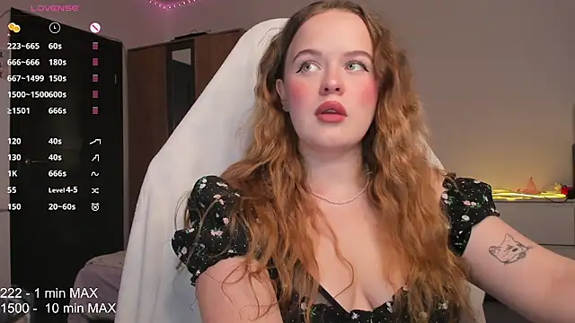 Snapshot of HANNA_MONTANAS chatting on October 2025 08:32:02 PM HANNA MONTANAS online show from October 2025 08:32:02 PM